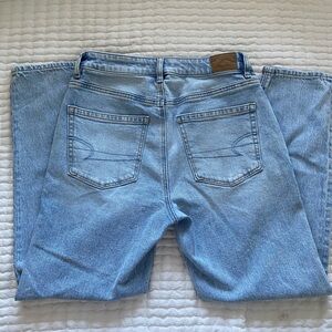 American Eagle Strigid Mom Jeans